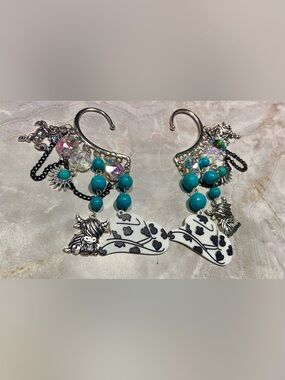 Hand Crafted Turquoise Bead Cowgirl Hat Charm Ear Cuffswith Silver Accents